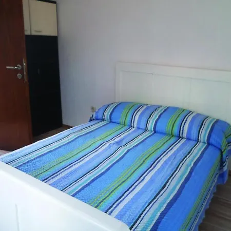 Borna - One Bedroom With Terrace アパート